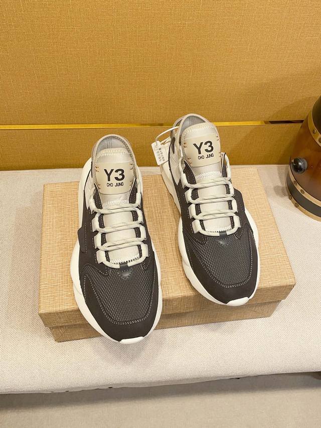 Y-3 原单高品质 情侣款 Y3男鞋高端品牌 最新力作 采用最新科技 弹跳助力鞋 让行走更加便捷舒适 独家新款 惊世之作 原版1 1质量复刻 打造时尚个性衬托你
