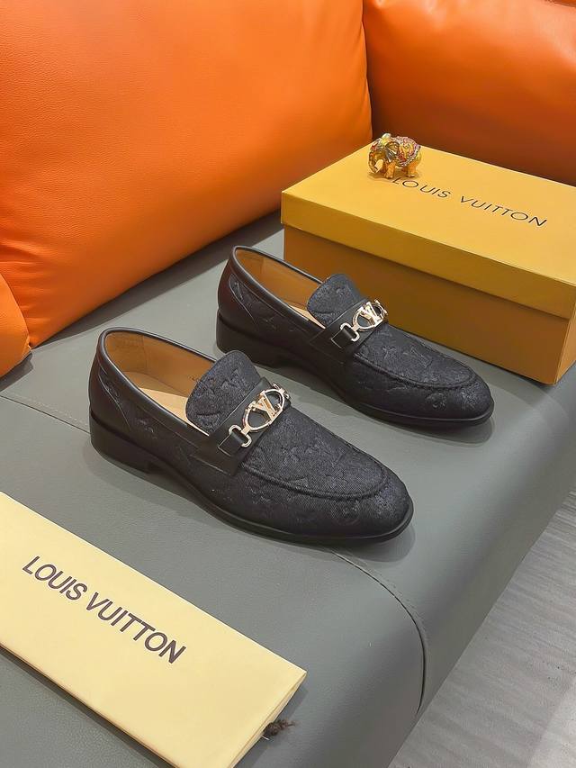 商品名称 Louis Vuitton 路易 威登 正规码数 38-44 西装鞋 商品材料 精选 头层牛皮鞋面 柔软羊皮内里 原厂大底
