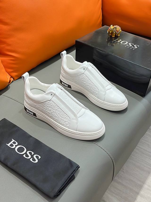商品名称 Boss 波士 正规码数 38-44 休闲鞋 商品材料 精选 进口牛皮鞋面 舒适羊皮垫脚 原厂大底
