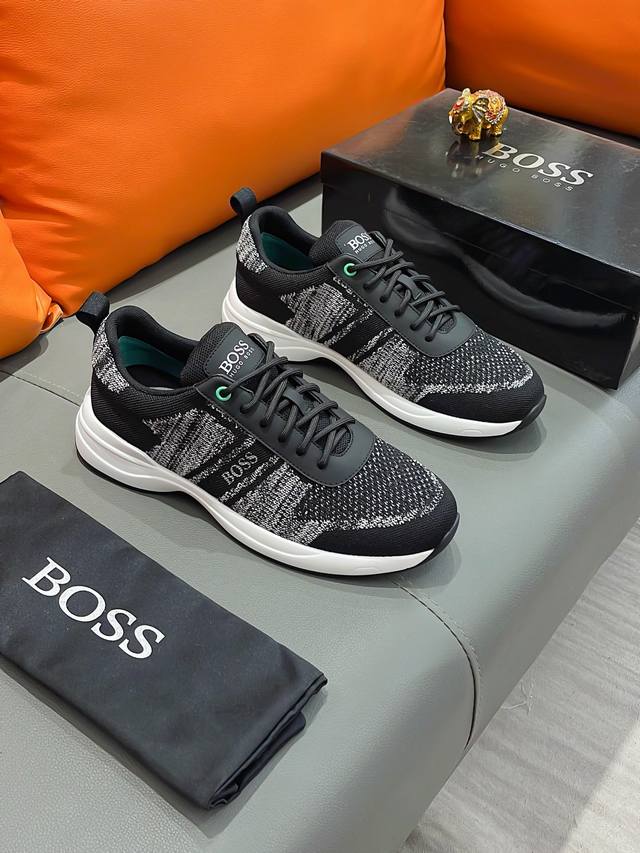 商品名称 Boss 波士 正规码数 38-44 休闲鞋 商品材料 精选 透气飞织鞋面 舒适羊皮垫脚 原厂大底