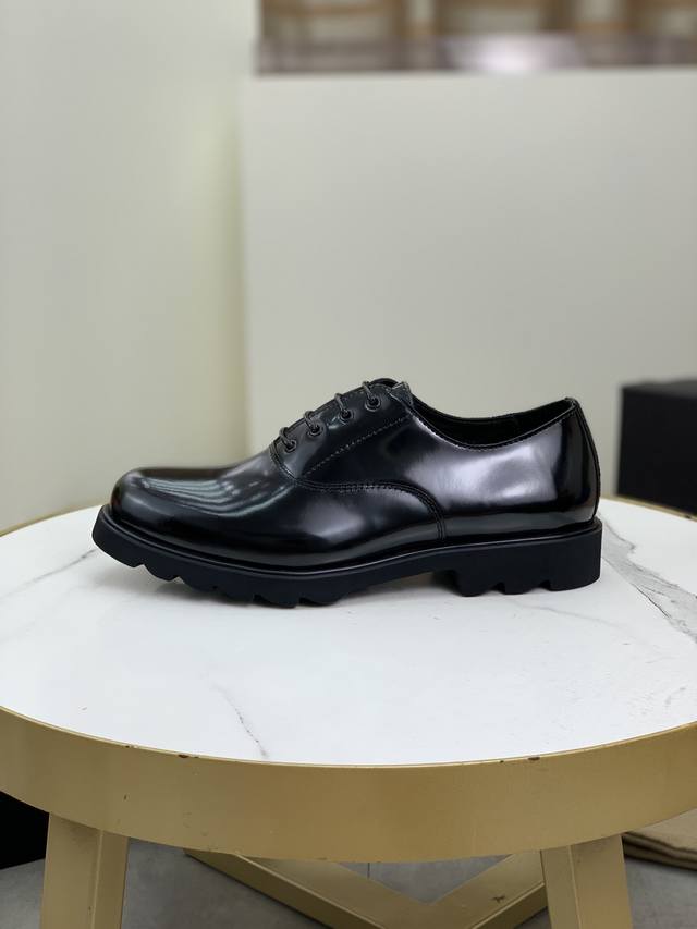 顶级品质 Bottega Veneta官网同步最新款 顶级版市场最高版本的bv商务皮鞋 接受材质对比 鞋型对比 工艺对比 实用又有质感 百搭适用任何场合 越看越