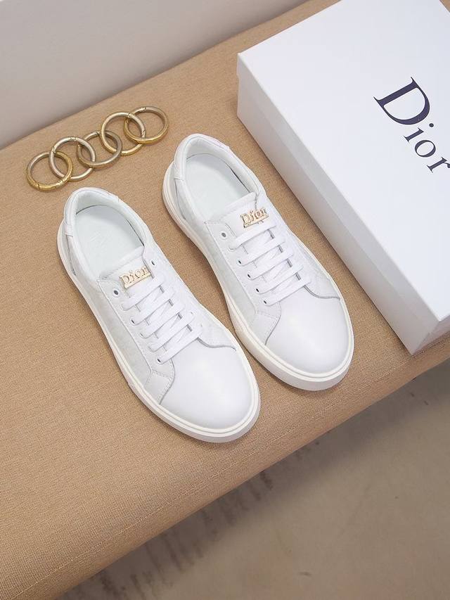 迪奥Dior 最新品男士运动休闲鞋 鞋面牛皮搭配原版牛皮鞋面工艺以及由 Daniel Arsham 重新诠释的 Dior 徽标装饰 真皮内里 垫脚 原版舒适耐磨