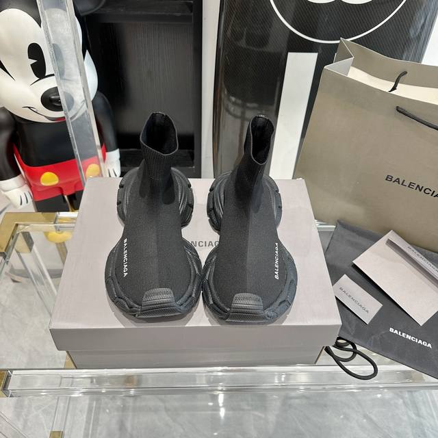 Balenciaga巴黎世家23秋季新款3Xl袜子鞋 原版开发 顶级版本 所有细节都和正品一致 原版开模超轻md组合橡胶底 码数 35-45