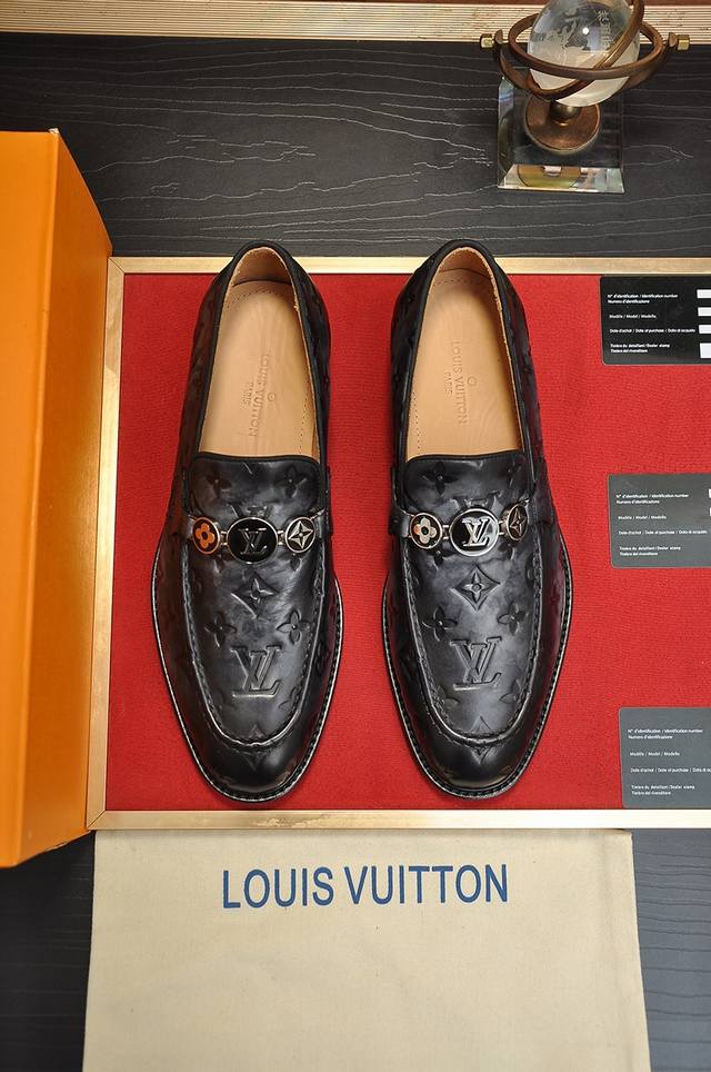 Louis Vuitton 原单 新款lv路易威登 x 顶级版本 Lv经典皮鞋 选用进口原版牛皮 水染牛皮内里 原版真皮边条拼接耐磨橡胶大底 高品质精品 码数3