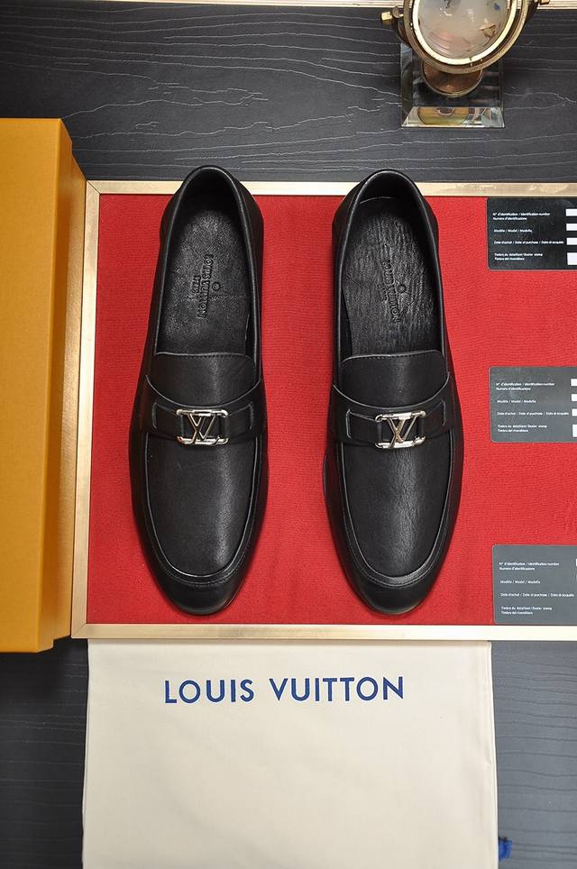 Louis Vuitton 原单 新款lv路易威登 x 顶级版本 Lv经典皮鞋 选用进口原版单牛皮 原版真皮边条拼接耐磨橡胶大底 高品质精品 码数38-45 4