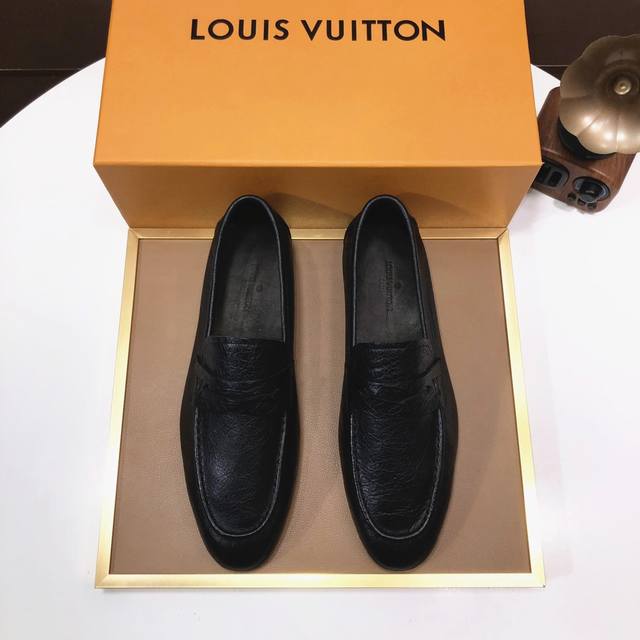 Louis Vuitton 原单 新款lv路易威登 x 顶级版本 Lv经典皮鞋 选用进口原版单牛皮 原版真皮边条拼接耐磨橡胶大底 高品质精品 码数38-44 4