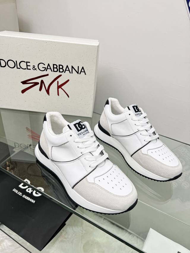 2023高端版本高质量原单品质 D0Lce & Gabbana 今年的主打款式 没有之一 超火超帅气的休闲鞋此款传承了d家一贯有点浮夸而不失时尚的风格 精湛的做