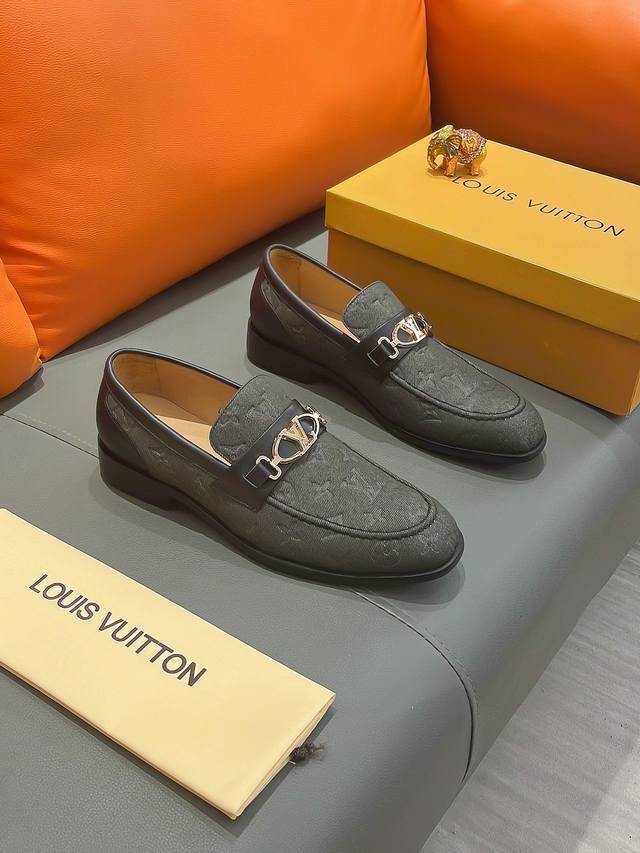 Louis Vuitton 路易 威登 正规码数: 38-44 西装鞋 商品材料 精选 头层牛皮鞋面 柔软羊皮内里 原厂大底