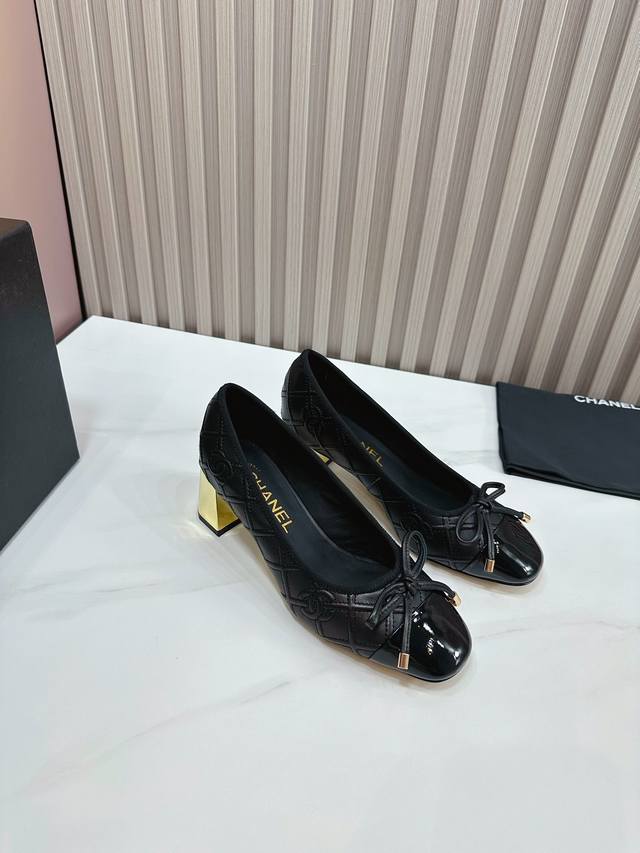 Chanel 2023秋季单鞋 长短靴最新款 欧洲代购&香奶奶家新款时尚最新版面 散发持久魅力的小香靴鞋 原版开发支持市场任意对比所谓线条流畅自然 做到恢复原版