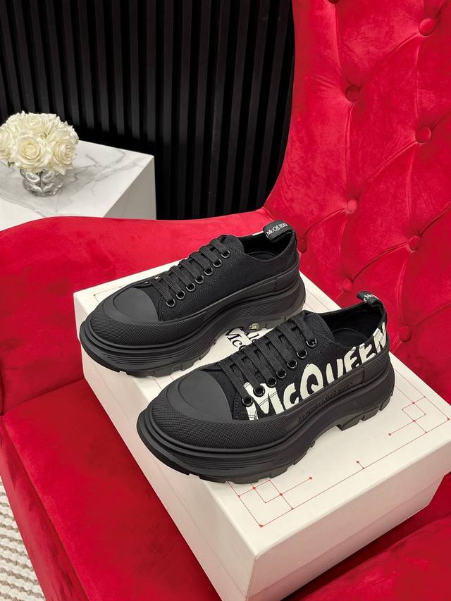 Alexande Mcqueen 麦昆厚底帆布鞋 终极版本 随意pk柜货 麦昆这鞋款一出来就爆了 要知道麦昆出这多款式 真正销量能够超越小白鞋的就这款鞋子 可见