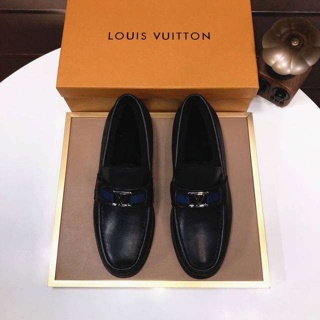 Louis Vuitton (全羊毛内里)Lv.路易威登官网同款 原单爆款 Lv原工厂牛皮1 1原板 羊毛内里鞋面进口牛皮 身配件一比一开模 专柜品质 亲们你