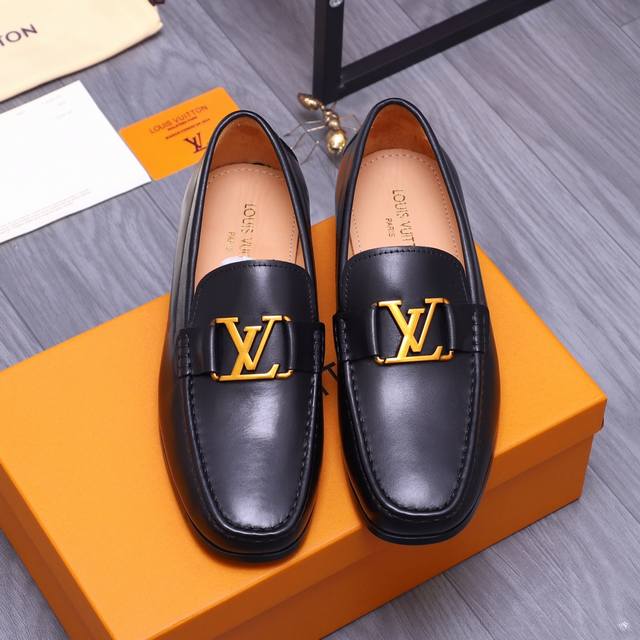 商品商标 Louis Vuitton 路易威登 正装鞋 正码码数: 38-44 商品材料 精选 头层牛皮鞋面 牛皮内里原版大底