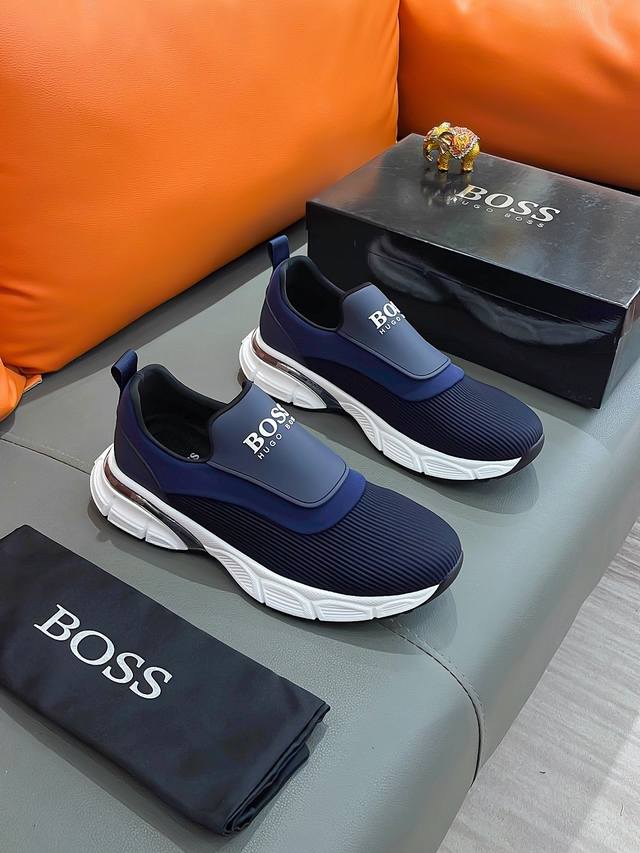 商品名称 Boss 波士 正规码数: 38-44 套脚鞋 商品材料 精选 透气飞织鞋面 舒适羊皮内里 原厂大底