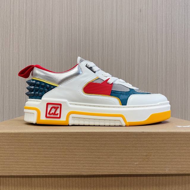Christian Louboutin Cl情侣款红底鞋 运动鞋 篮球鞋 汲取90年代街头风格灵感 展现品牌美学与无畏不羁的时髦态度 采用多种材质混搭打造(铆钉