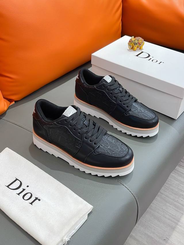 商品名称 Dior 迪奥 正规码数: 38-44 休闲鞋 商品材料 精选 进口牛皮鞋面 舒适羊皮内里 原厂特供大底 - 点击图像关闭
