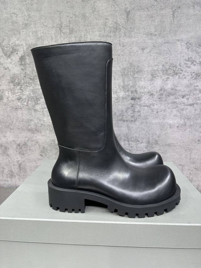 最新2023新品hummer男士靴子 轻度不对称圆头鞋 购入原版爆拆 一比一开发 大底一比一开模 面料进口黑色哑光牛皮革 里牛皮 垫脚牛皮 大底原版材质tpu粗