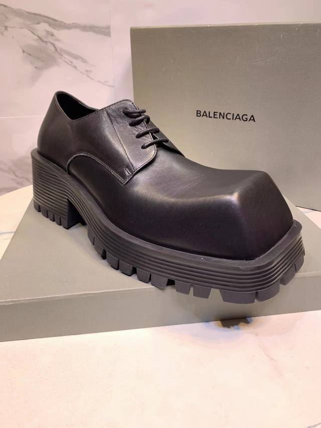 顶级版男鞋最新款balenciaga 巴黎世家trooper骑士方头得比鞋 官网同步 购入原版一比一开发复刻 大底一比一私家开模 面料原版进口牛皮 内里垫脚牛皮