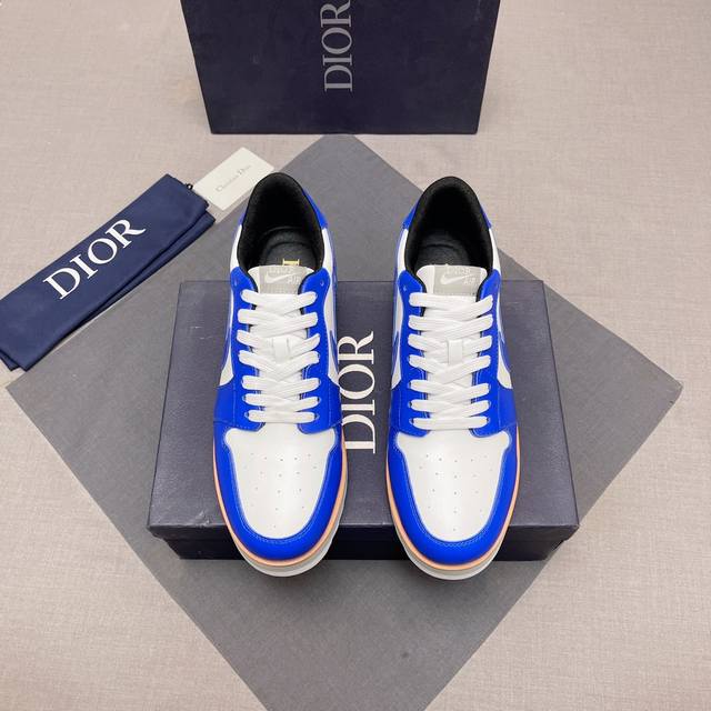 Dior-迪奥 来自法国 众多时尚超模首选品牌 做工精细 采用进口原版布+牛皮面料 羊皮内里 原版开模耐磨大底 给予你色彩斑斓的时尚 尺码(Size):38-