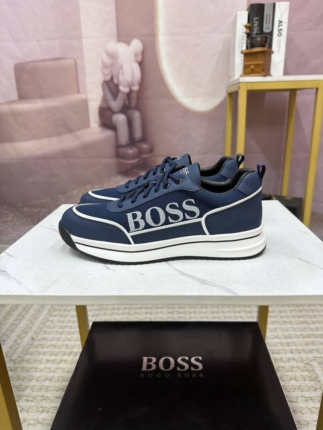 Boss 原版经典款休闲鞋本款是官方主打经典款 1:1质量 原厂名师制作 采用进口布料拼接牛皮舒适羊皮内里 完美楦型 大方时尚的设计 吸引了众多消费者的追捧