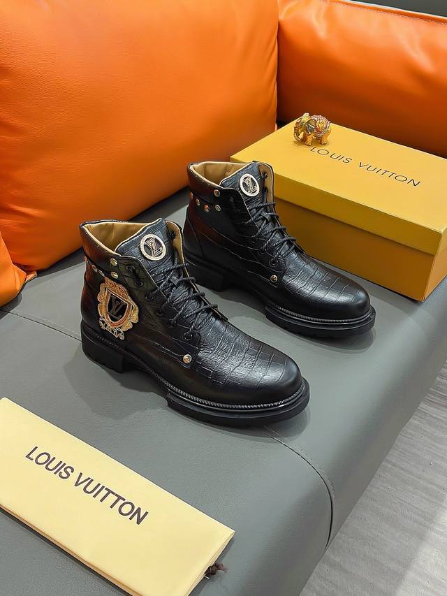 商品名称 Louis Vuitton 路易 威登 正规码数: 38-44 高帮鞋 商品材料 精选 牛皮鞋面 柔软羊皮内里 原厂大底
