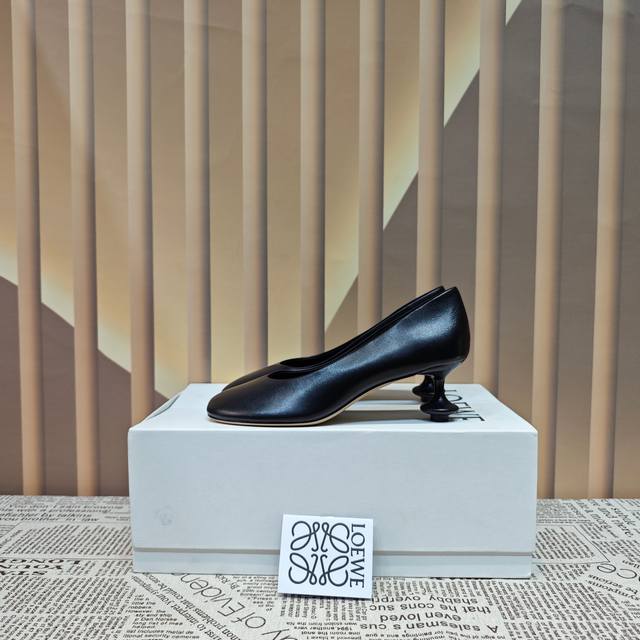 Loewe Fall 2023 你的新鞋 Loewe一脚蹬超软 花瓶跟单鞋 好有个性 明星款 汤唯自留 Get同款鞋子 每一双都印着你的名字 不同的脚型塑造不同