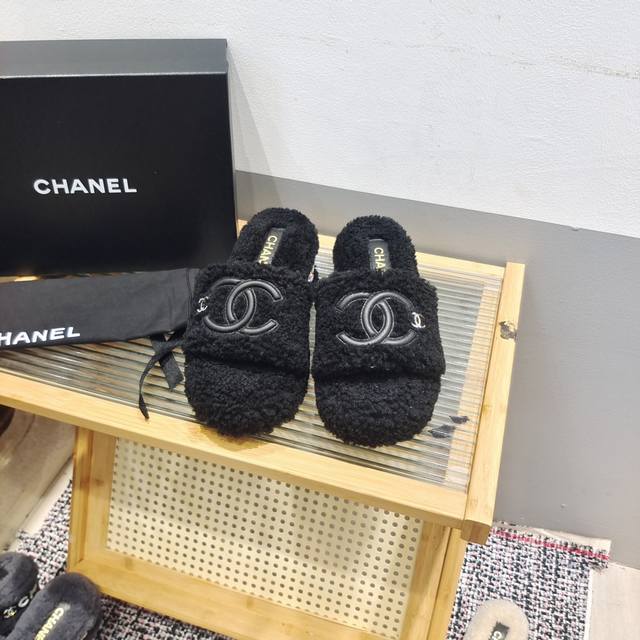 Chanel香奈儿新款毛拖 今年爆款毛拖 跟高7Cm为矮个子增高来了 高品质进口羊毛 码数 35 41 40 41定做不退换