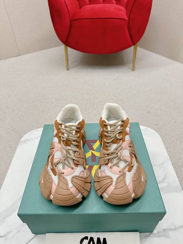 女款 男款 Camperlab看步推出最新运动鞋款式tormenta系列老爹鞋 亮点在于采用了先进的可持续材料和制鞋方法 Tormenta的全新设计理念为通过流