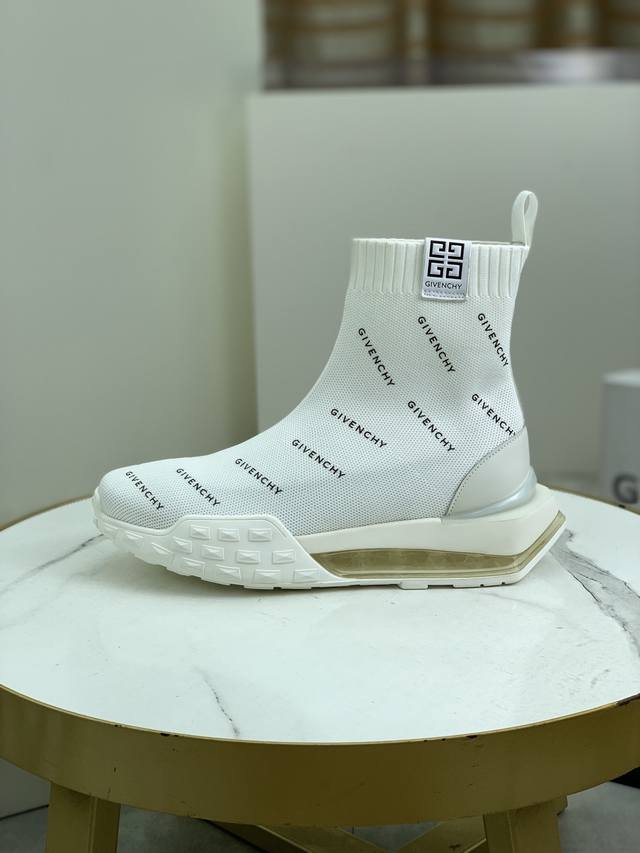 顶级版本 原单系列 Givenchy纪梵希2023男款气垫袜子鞋走秀新款 香港原版买来花了大心血复刻出品 从开模要找原版皮料 气垫减震大底都做到1:1 从车针线