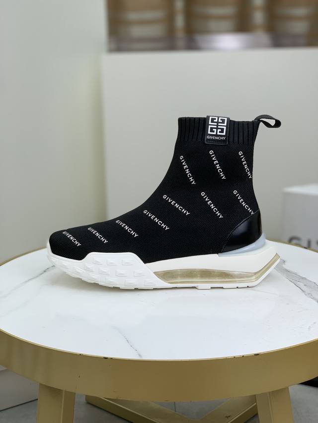 顶级版本 原单系列 Givenchy纪梵希2023男款气垫袜子鞋走秀新款 香港原版买来花了大心血复刻出品 从开模要找原版皮料 气垫减震大底都做到1:1 从车针线