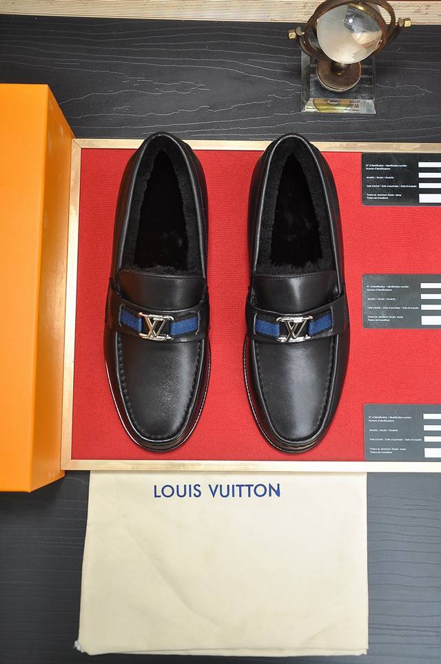 Louis Vuitton 全羊毛内里 Lv.路易威登官网同款原单爆款 Lv原工厂牛皮1 1原板 羊毛内里鞋面进口牛皮 身配件一比一开模 专柜品质 亲们你还为穿