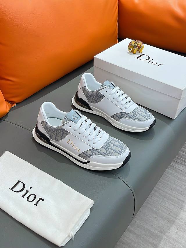 Dior 迪奥 正规码数: 38-44 休闲鞋 商品材料 精选 进口牛皮鞋面 舒适羊皮内里 原厂特供大底