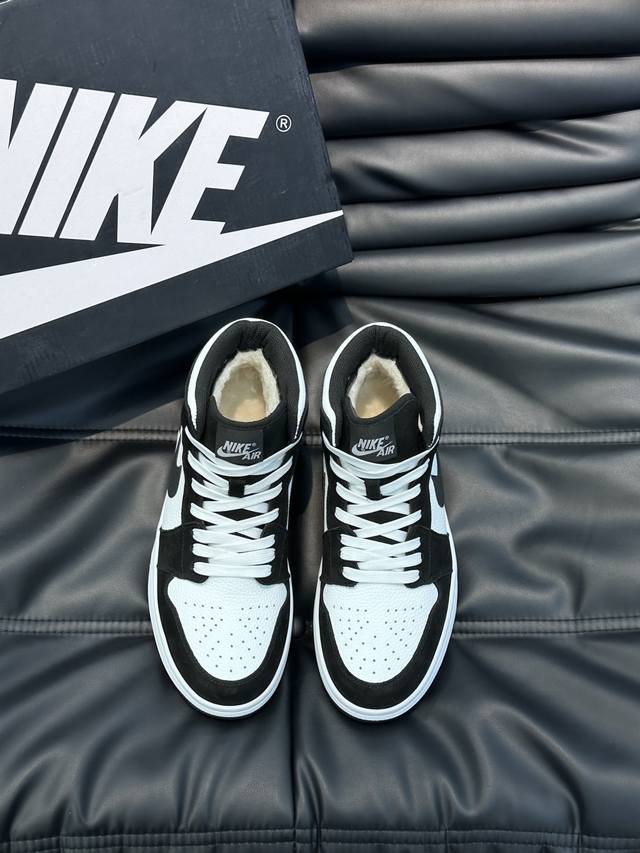 Nike Air Jordan1 乔丹冬季运动板鞋 加毛款 情侣款 Size 35-40 39-44 45定做 栗色高帮 Aj经典鞋型不变的基础上内里羊毛 真的