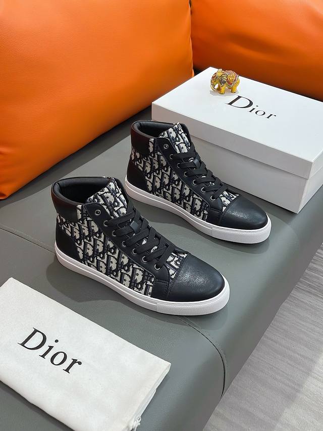 Dior 迪奥 正规码数: 38-44 高帮鞋 商品材料 精选 进口牛皮鞋面 舒适羊皮内里 原厂特供大底