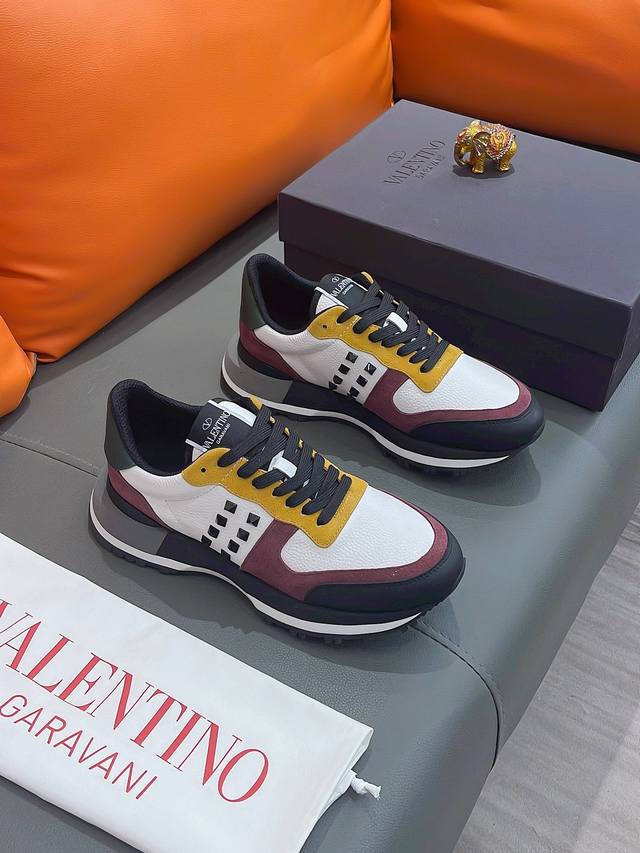 Valentino 华伦天奴 正规码数: 38-44 休闲鞋 商品材料 精选 头层牛皮鞋面 进口羊皮内里 原厂大底