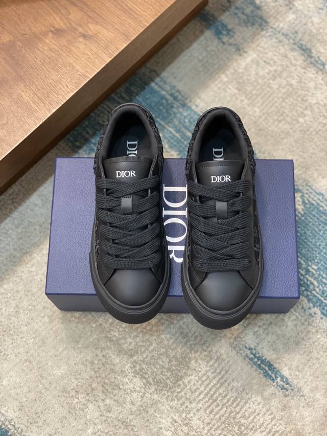 迪奥dior X Denim Tears联名合作款 B33系列 休闲 运动鞋 滑板鞋 原版购入开发 做货 这款 B33 运动鞋是二零二三秋季新品 重新诠释经典的