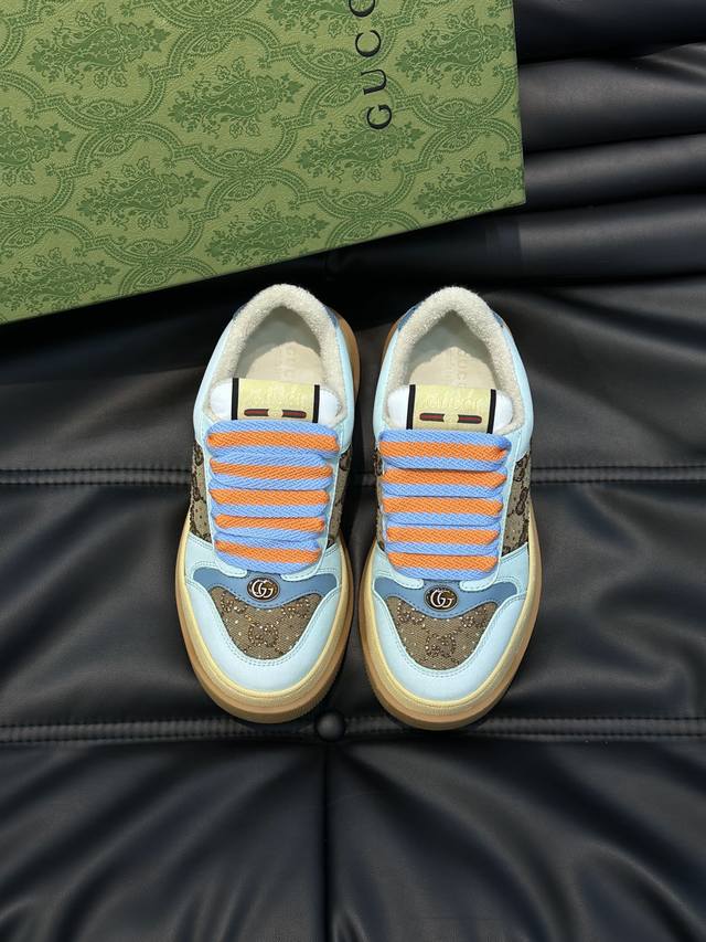 GuccxI 古驰 Screener系列情侣款gg厚底脏脏运动鞋 Screener系列以70年代经典运动鞋为灵感打造 巧妙融入复古gucci标识 双色防水台鞋底