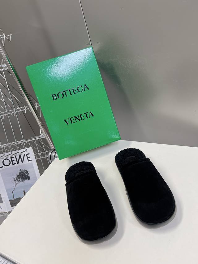 高版本出厂 Bottega VenetxBv2023Ss最新厚底毛毛拖鞋 舒适保暖度极高 内里 进口羊卷毛 鞋面 进口高丝光牛反绒 大底 Tpu发泡大底 码数