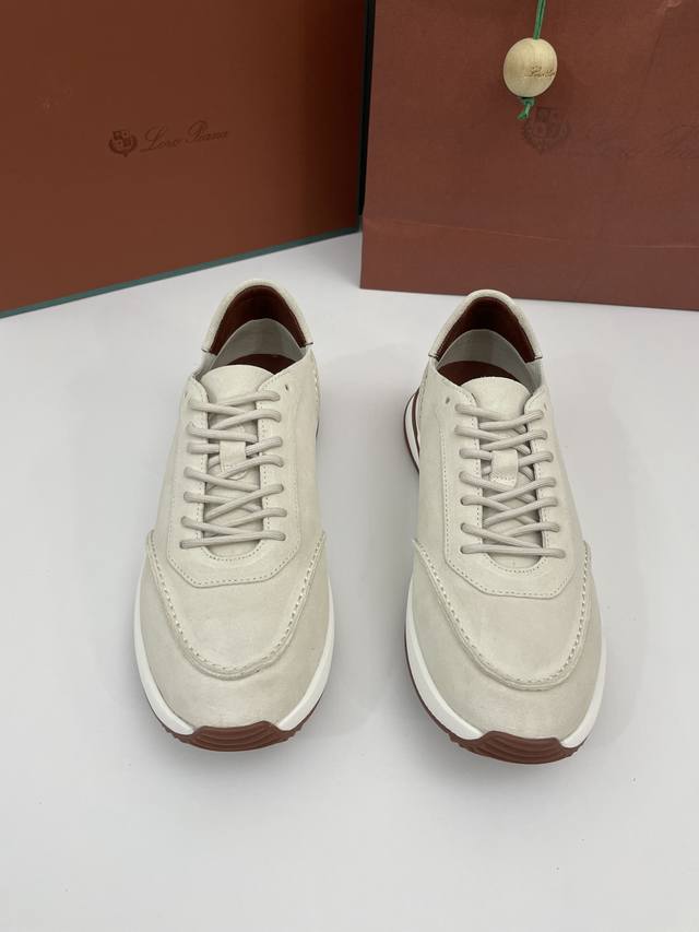 商标 Loro Piana L码数 39 44 45 46 47订做不退换 等级 材料 鞋面使用热熔封边工艺 皮革鞋带在鞋面环绕系结 以确保稳定性 后部搭配缓冲