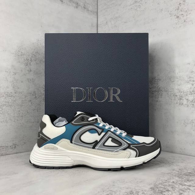 新款上架 Dior 21Ss B30 运动鞋 以现代线条和科技面料打造灵动休闲格调 迪奥品牌大使王俊凯 动感演绎全新b30运动鞋 秋意正浓步履生风 复刻顶级版本