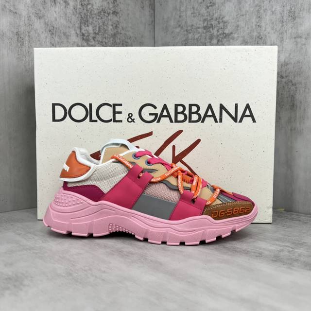 新款上架 Dolce&Gabbana 杜嘉 班纳老爹鞋 休闲运动鞋 Dg Together 系列以品牌 Dna 摩登视角灵感源泉 新一代年轻人为设计出发点 全新 - 点击图像关闭