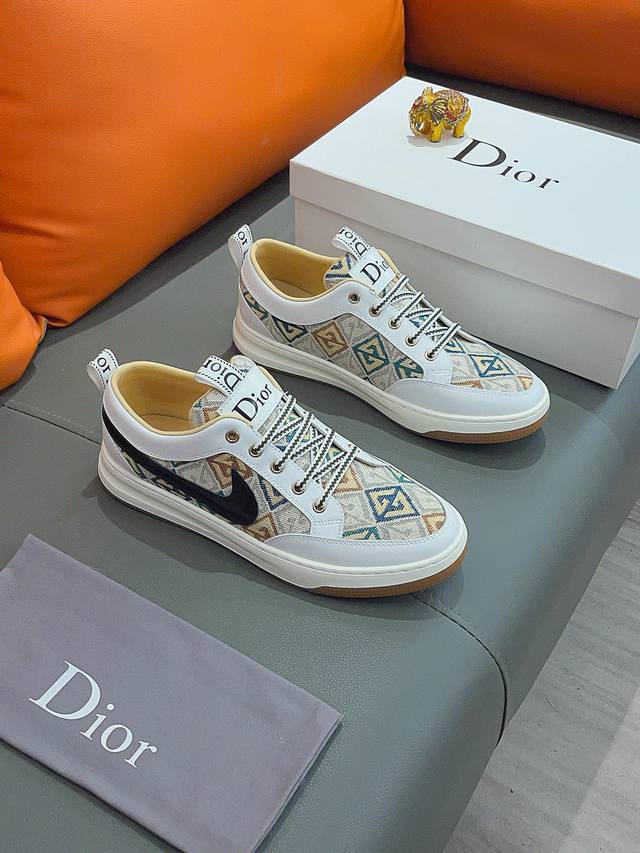 商品名称 Dior 迪奥 正规码数: 38-44 休闲鞋 商品材料 精选 进口牛皮鞋面 舒适羊皮内里 原厂特供大底 - 点击图像关闭