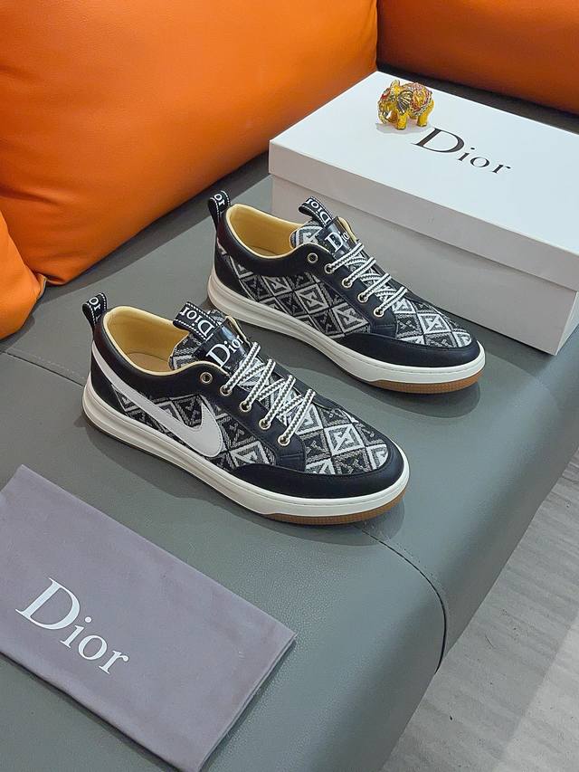商品名称 Dior 迪奥 正规码数: 38-44 休闲鞋 商品材料 精选 进口牛皮鞋面 舒适羊皮内里 原厂特供大底