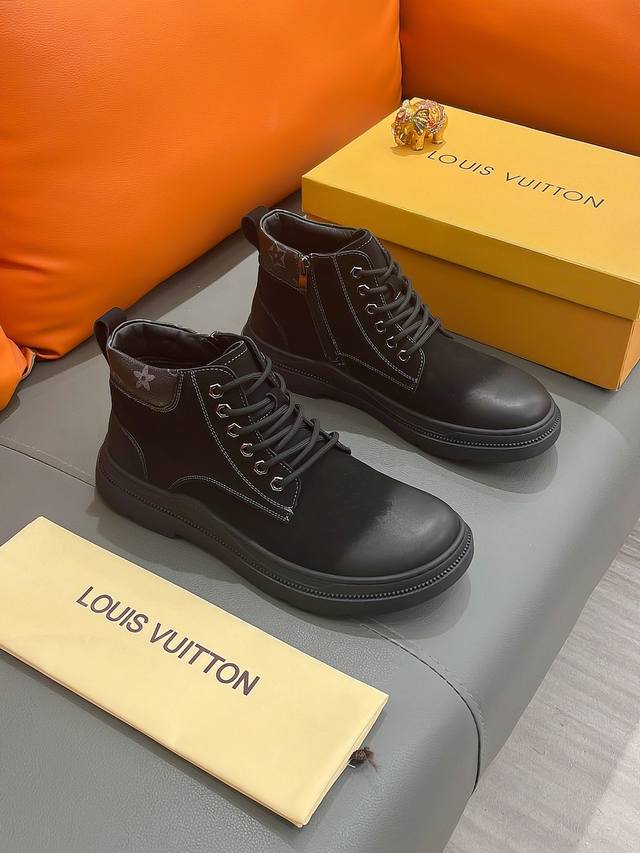 商品名称 Louis Vuitton 路易 威登 正规码数: 38-44 高帮鞋 商品材料 精选 头层牛皮鞋面 柔软羊皮内里 原厂大底