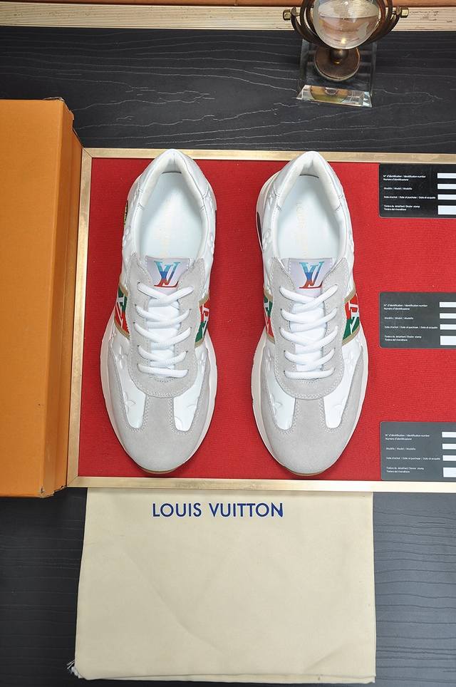 Louis Vuitton Lv 路易威登官网同款原单爆款 Lv原工厂牛皮材料1比1原板 羊皮内里 身配件一比一开模 专柜品质 亲们你还为穿着o搭配鞋发愁那这款