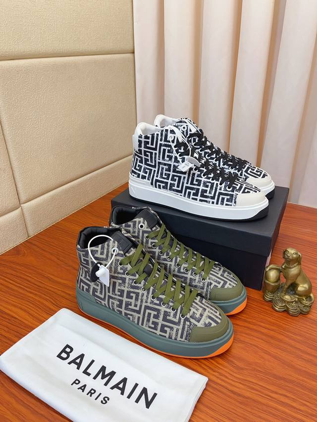Balmaix 巴尔曼 新品上 B-Court 经典logo 高帮撞色运动鞋 BalmaxN 品牌字母针尖帆布拼接设计 鞋后跟饰有织带和品牌字母扣粒标志 双色t