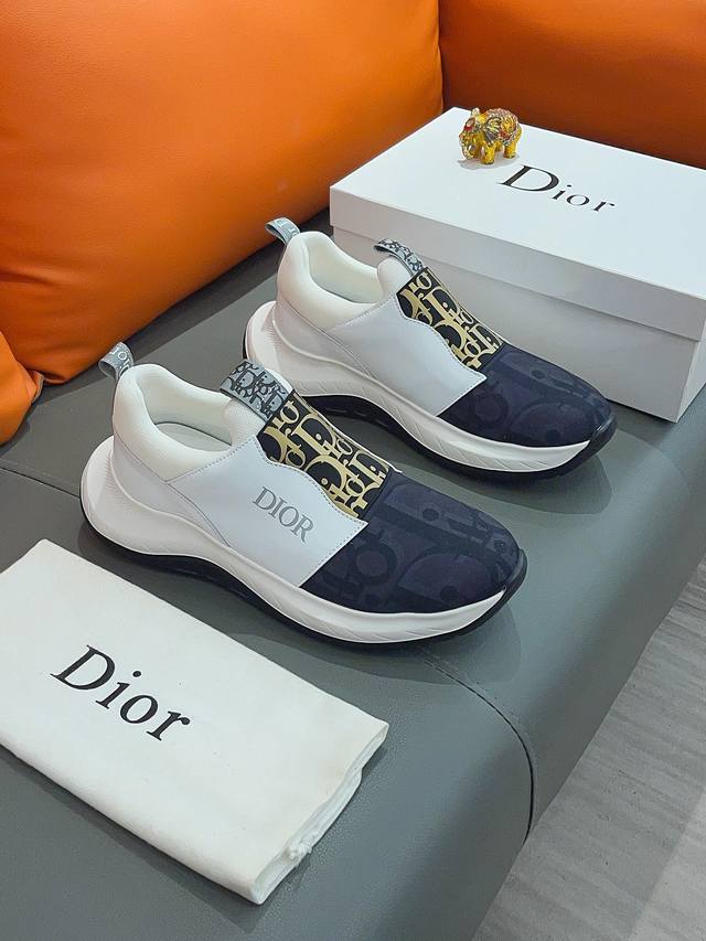 商品名称 Dior 迪奥 正规码数: 38-44 休闲鞋 商品材料 精选 网布鞋面 舒适羊皮内里 原厂特供大底