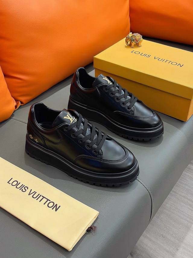 商品名称 Louis Vuitton 路易 威登 正规码数: 38-44 休闲鞋 商品材料 精选 牛皮鞋面 柔软羊皮内里 原厂大底