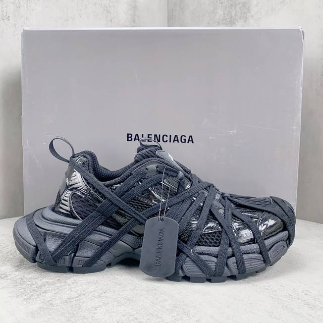 新款上架 Balenciaga全新球鞋balenciaga 3Xl Sneakers作为 春夏系列的新品登陆 这也是不少朋友们在这季最想入手的单品和球鞋 作为品