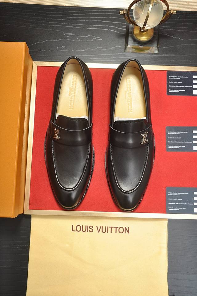 Louis Vuitton 牛皮内里 新款牛皮lv正装鞋专柜一比一制作原单品质 进口牛皮鞋面全羊皮内里原单原版橡胶大底 高品质看得见 码数 38-45 45定做