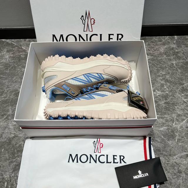 顶级版本moncler 盟可睐 Trailgrip Gtx 米白色trailgrip运动鞋专为户外设计 提供舒适性和稳定性 这款运动鞋采用kevlar网布制成